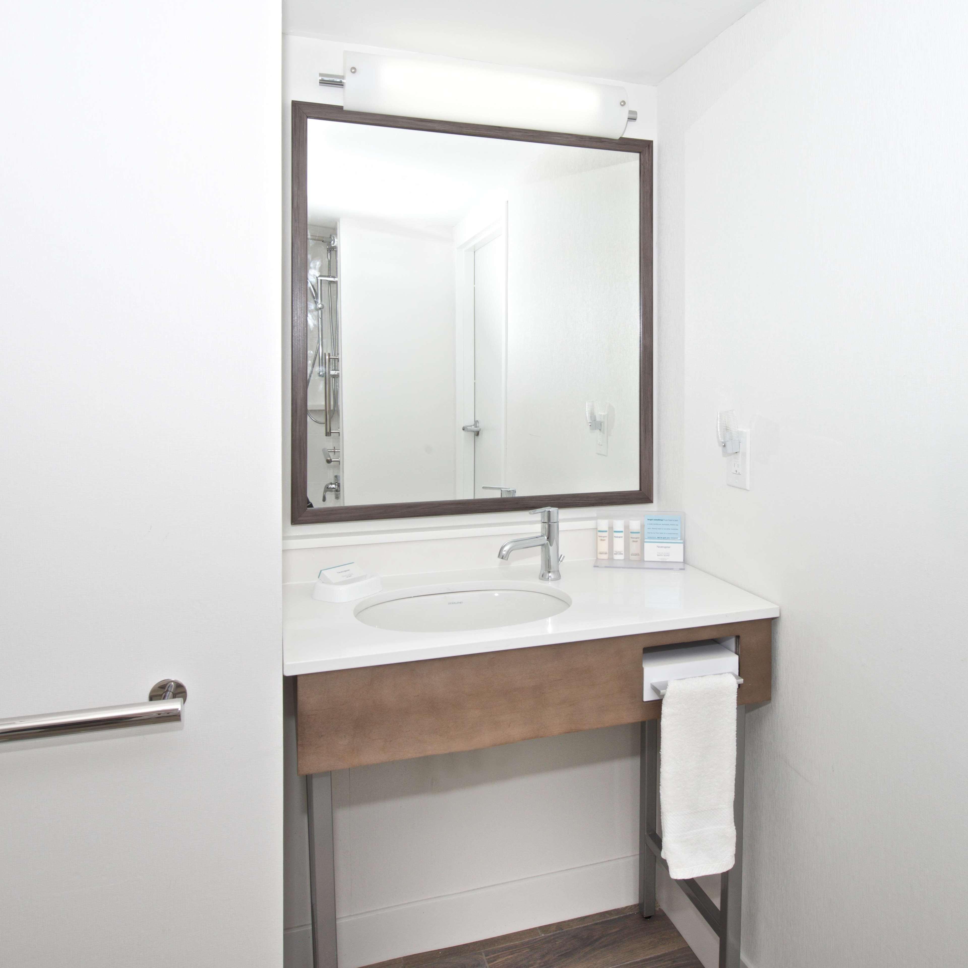 Hotel Hampton & N Ft Worth-alliance Airport Roanoke